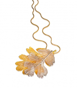 Колье Ester Bijoux с двойным листом дуба в жёлтом золоте и серебре